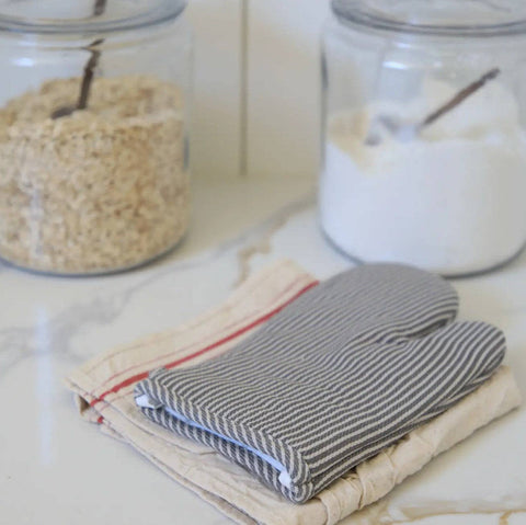 Simple Striped Oven Mitt